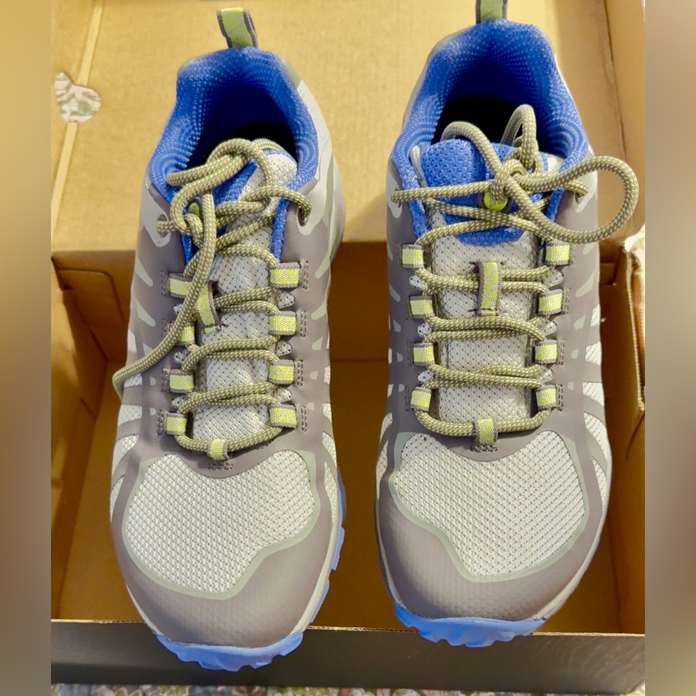 MERRELL SIREN EDGE 02 Gray and Blue Athletic Shoes
New Unworn in Box